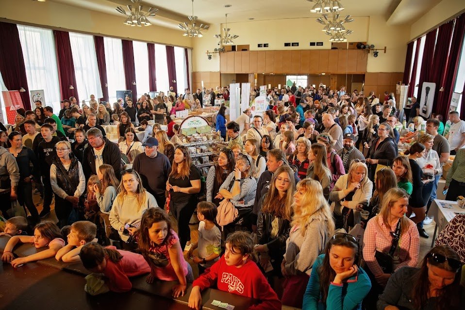       
          Jaké to bylo, když se otevřely brány Celiak Food Festival 2026?
      